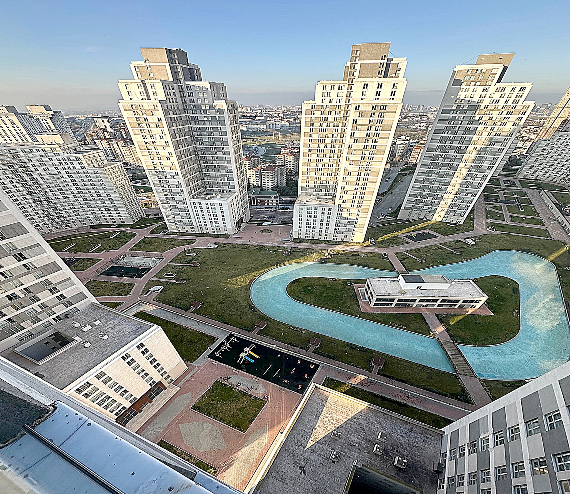 BEYLİKDÜZÜ KRİSTAL ŞEHİR 